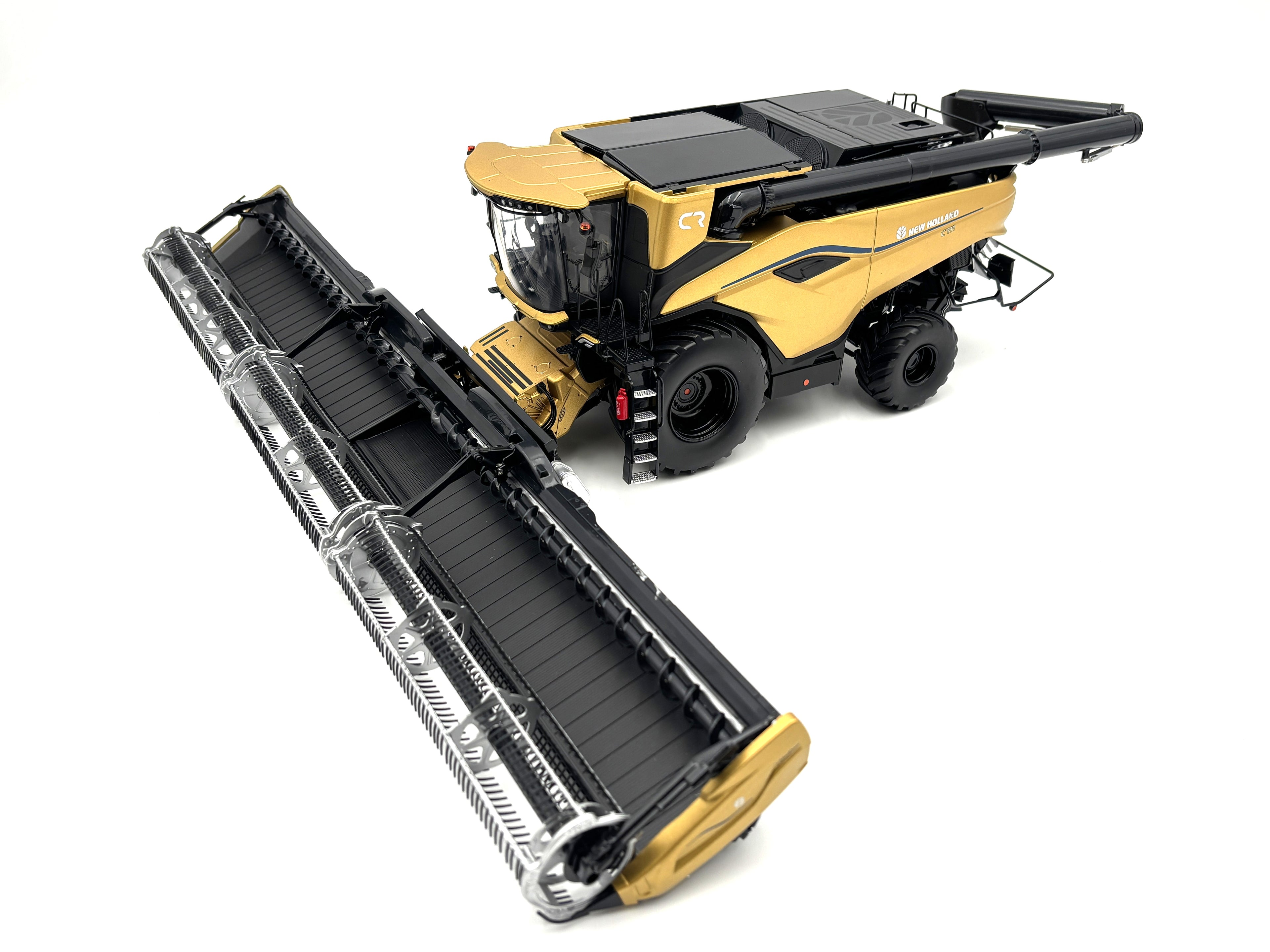 1/32 New Holland CR11 Gold Show Edition