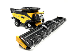 1/32 New Holland CR11 Tracked Prestige