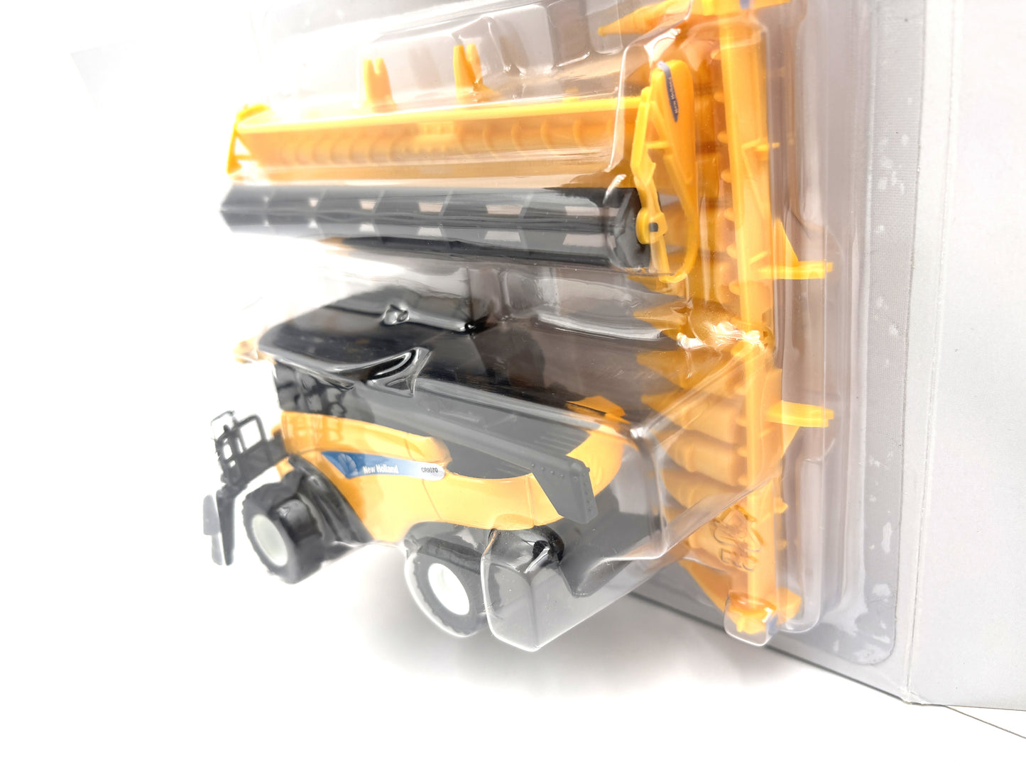 1/64 New Holland CR9070