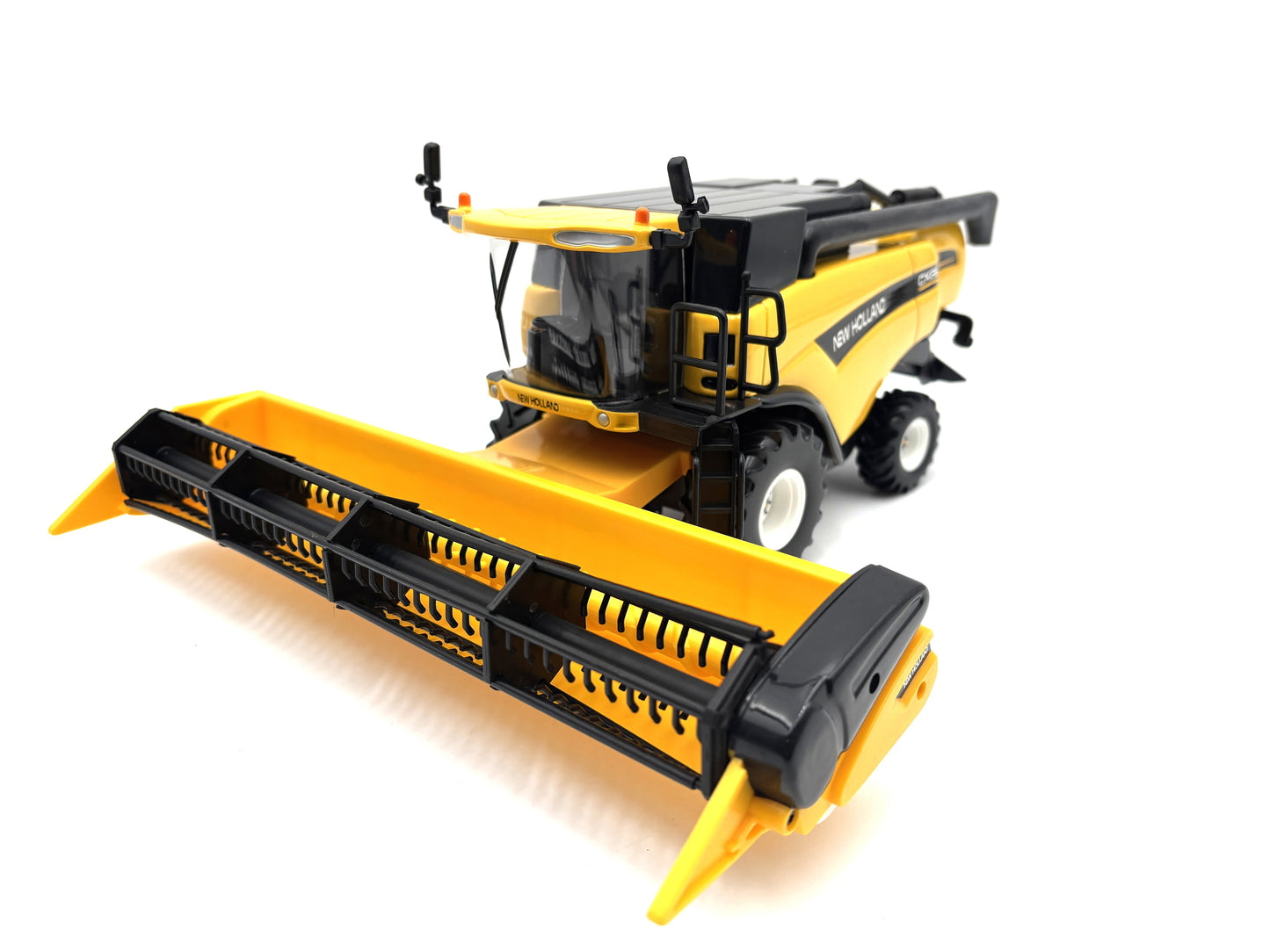 1/32 New Holland CX880 Combine