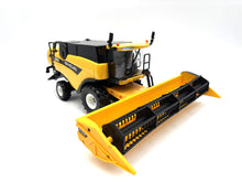 1/32 New Holland CX880 Combine