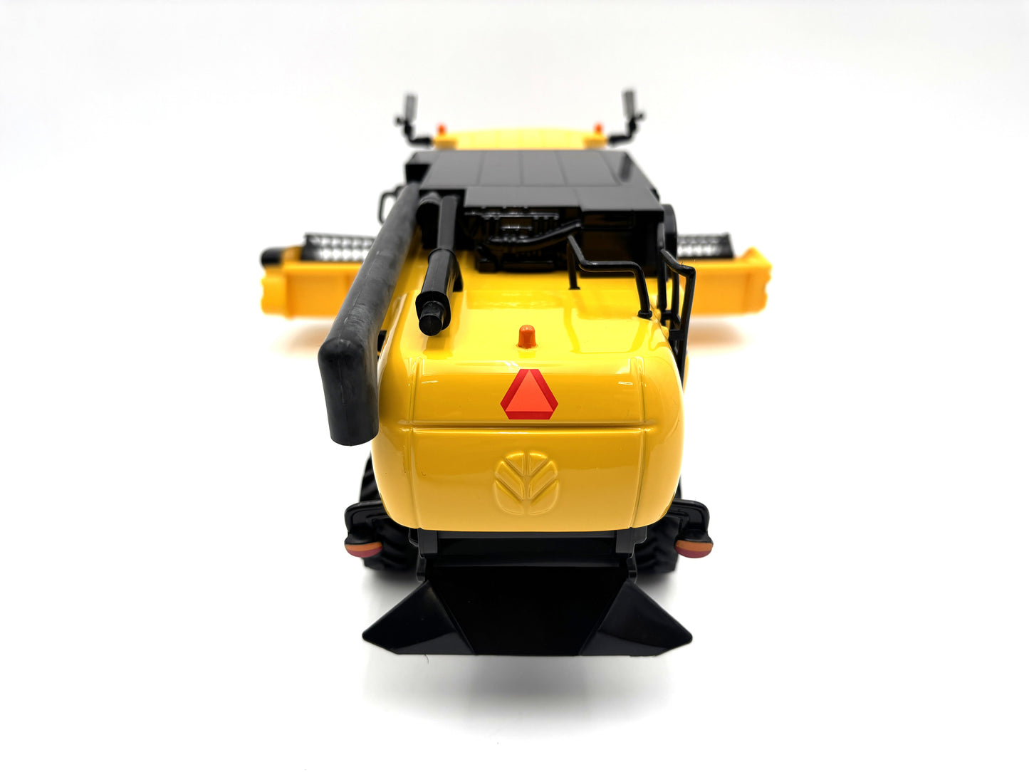 1/32 New Holland CX880 Combine