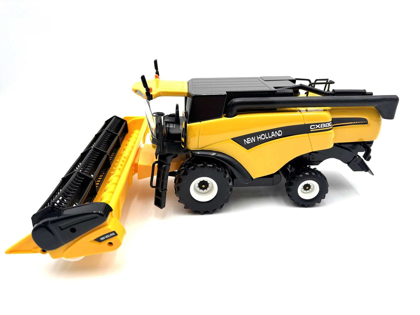 1/32 New Holland CX880 Combine