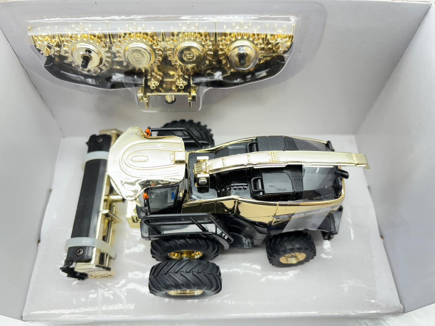 1/64 New Holland FR920 Gold