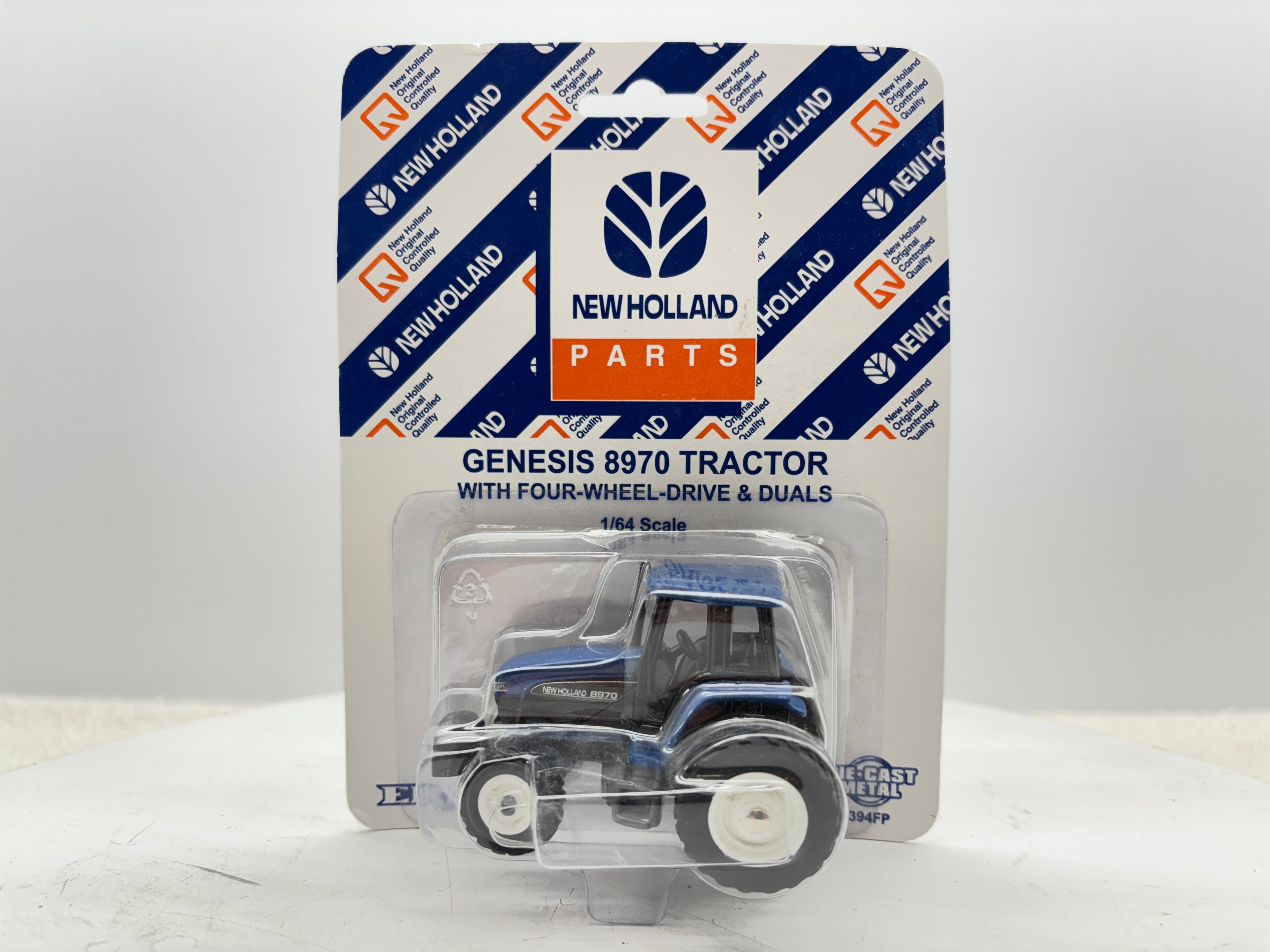 1/64 New Holland Genesis 8970 FWA