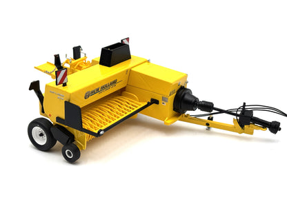 1/32 New Holland Hayliner 275 Baler