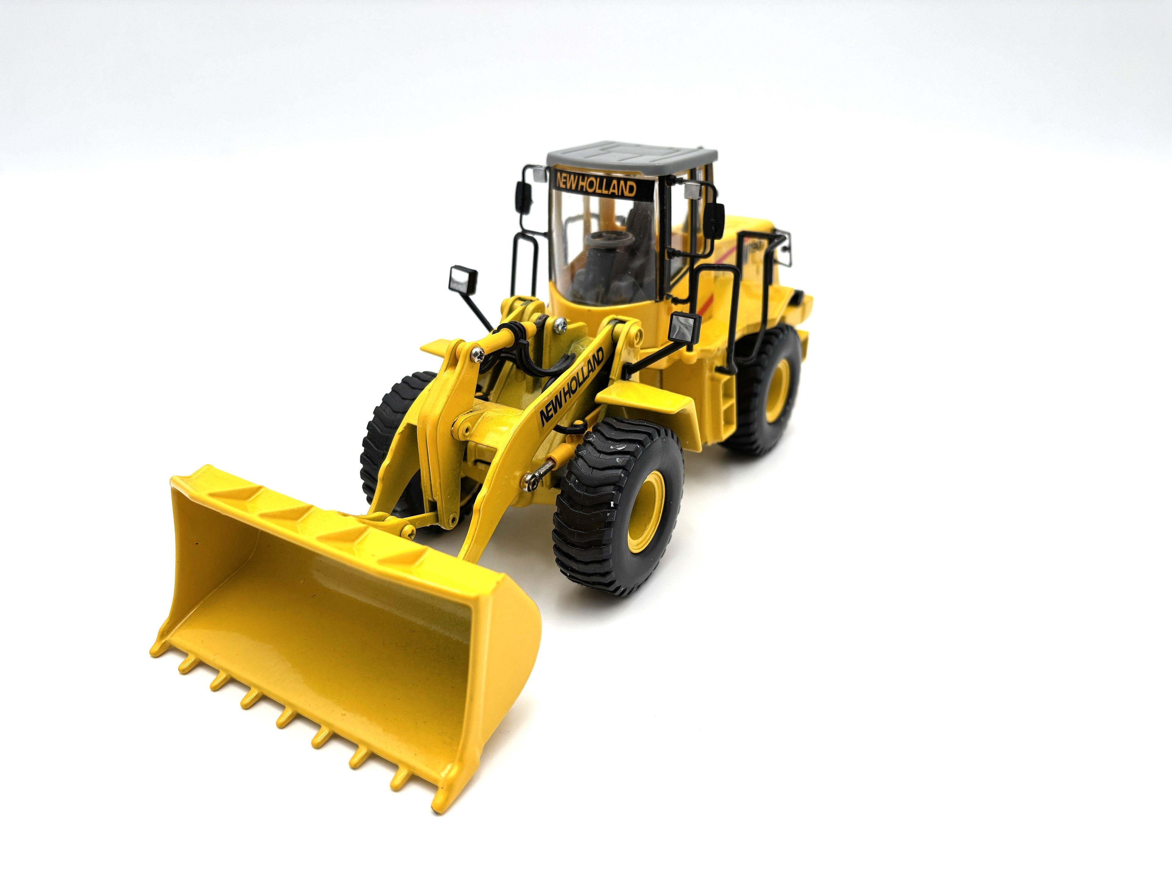 1/32  New Holland LW 190
