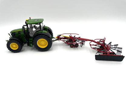 1/32 New Holland Pro Rotor 3223 Hay Teddier