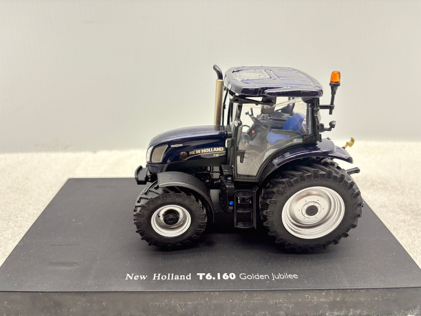 1/32 New Holland T6.160 Golden Jubilee