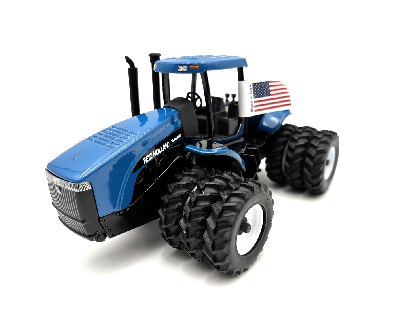 1/32 New Holland TJ 450 Dealer Launch