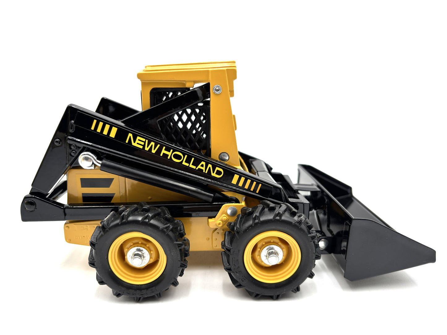 1/16 New Holland Wheeled Skid Steer