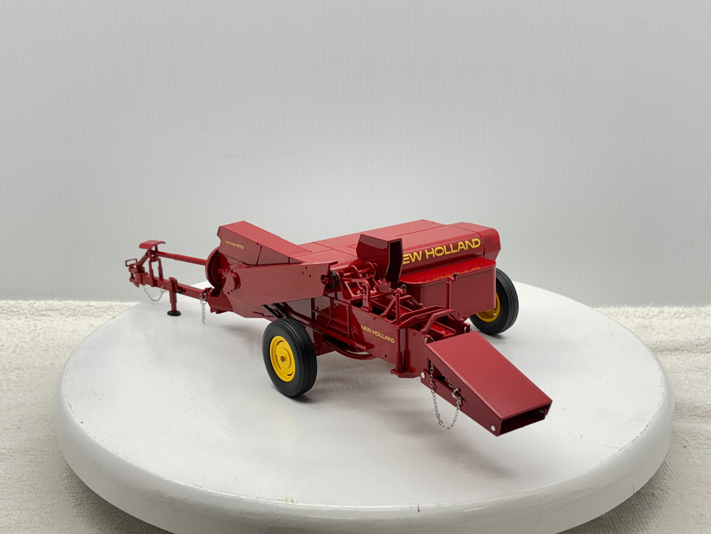 1/16 New Holland 273