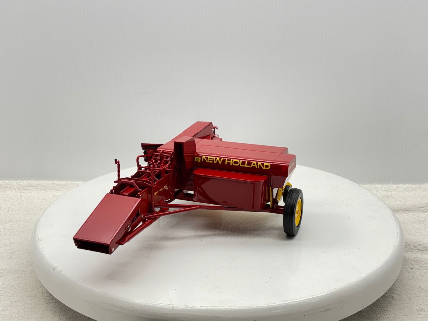 1/16 New Holland 273