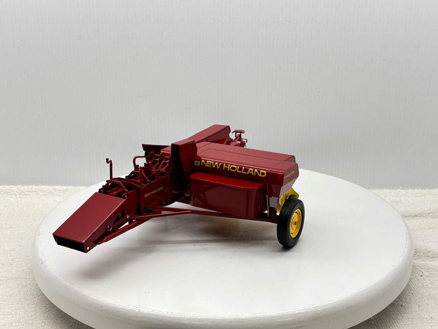 1/16 New Holland 273