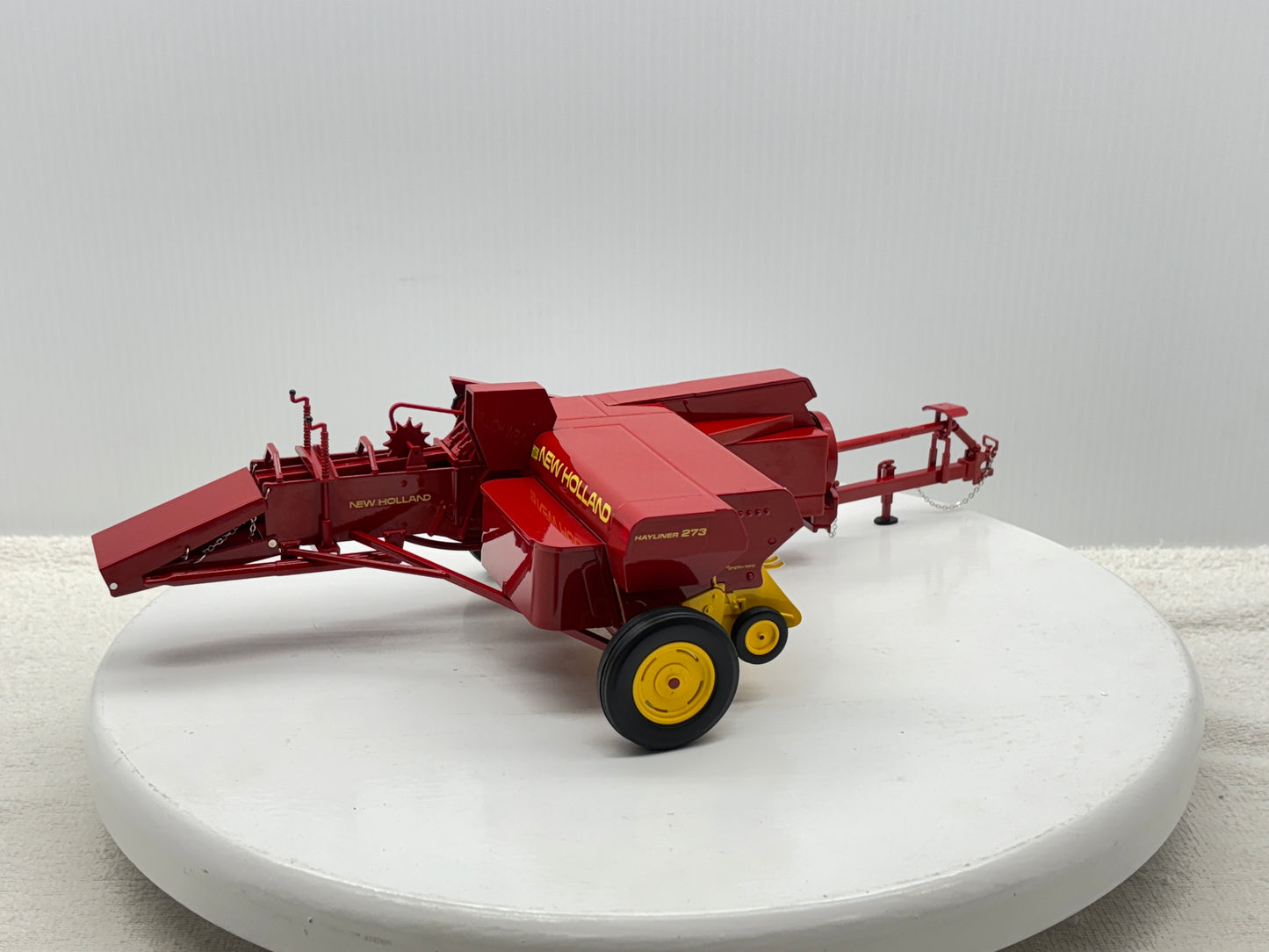1/16 New Holland 273