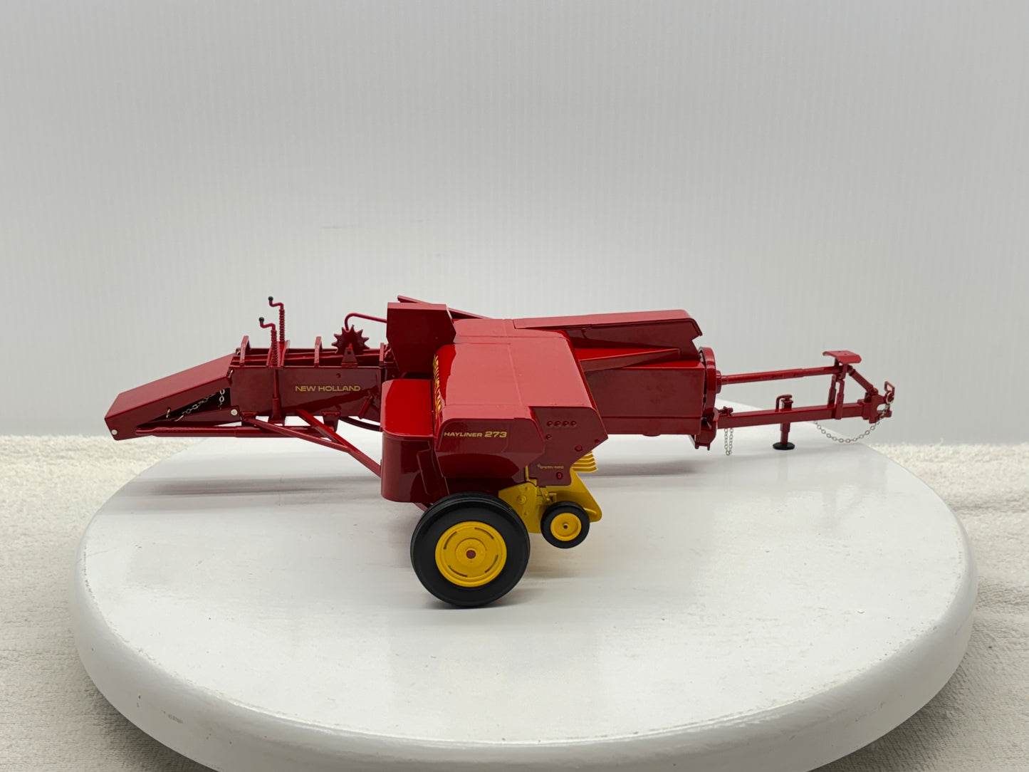 1/16 New Holland 273