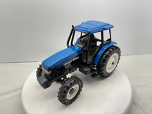1/16 New Holland 8260