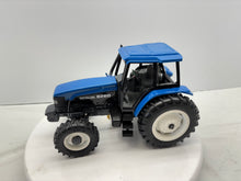 1/16 New Holland 8260
