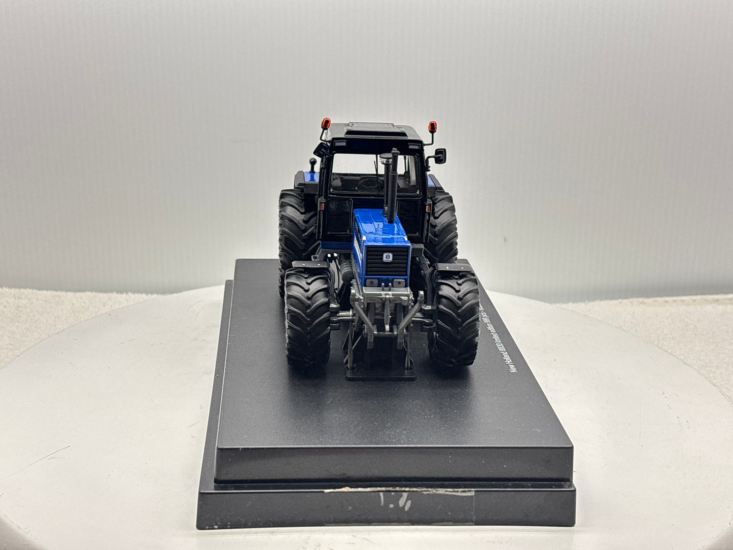 1/32 New Holland 8830