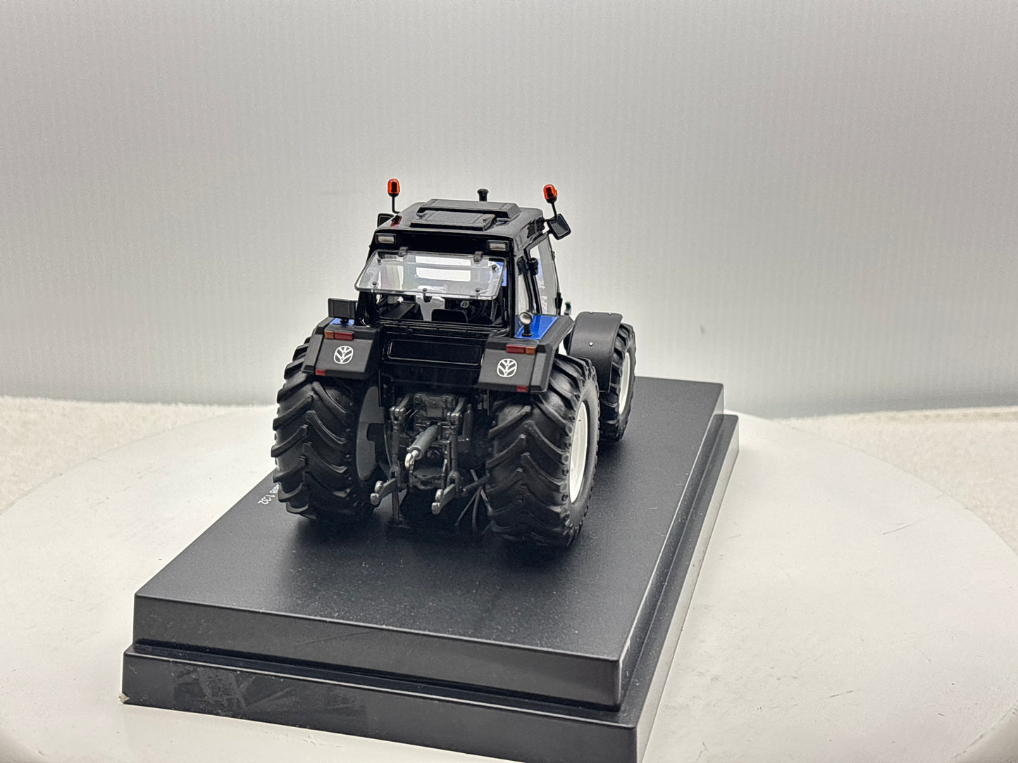 1/32 New Holland 8830