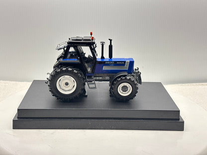 1/32 New Holland 8830