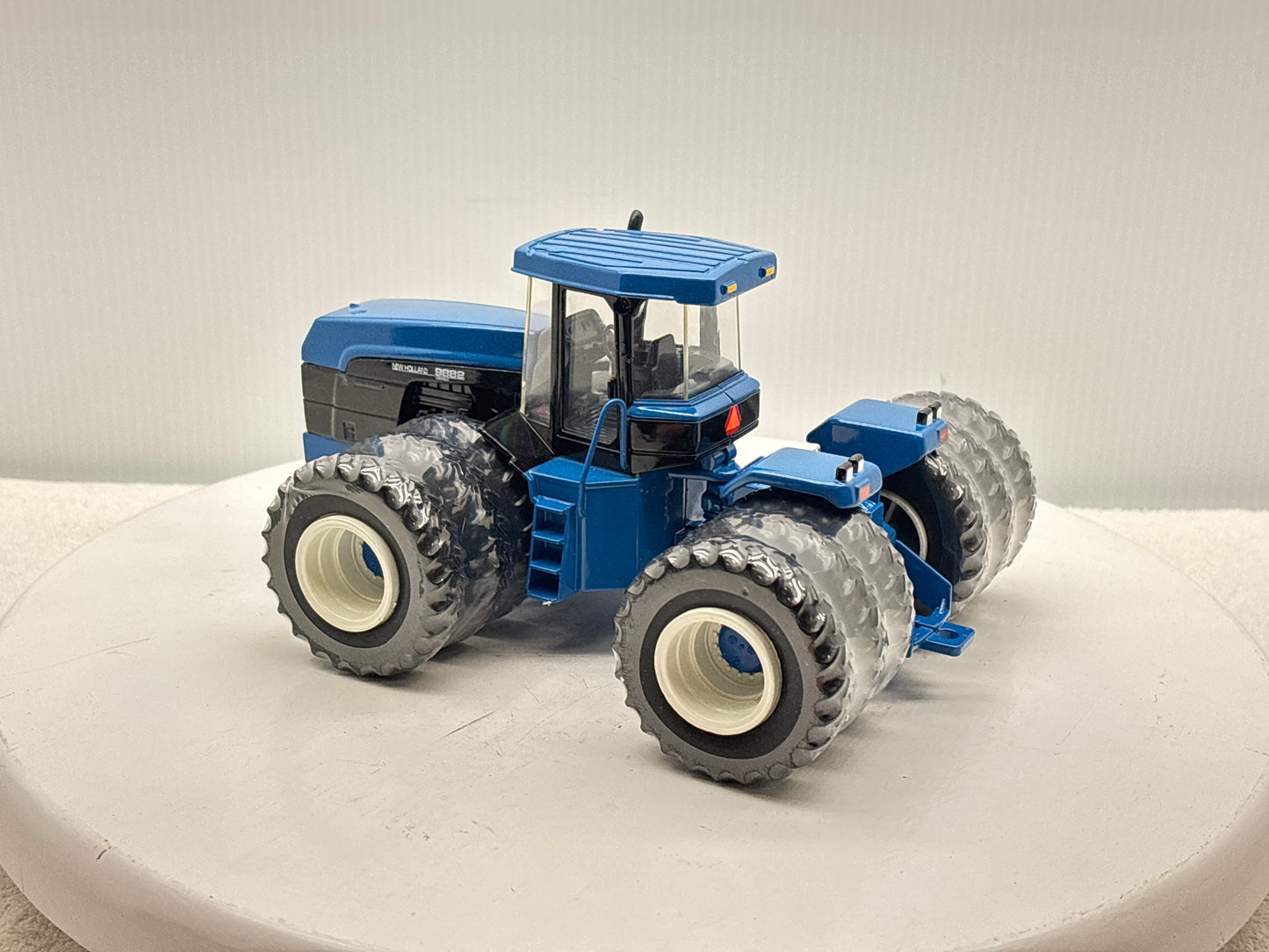 1/32 New Holland 9882 Collectors Edition