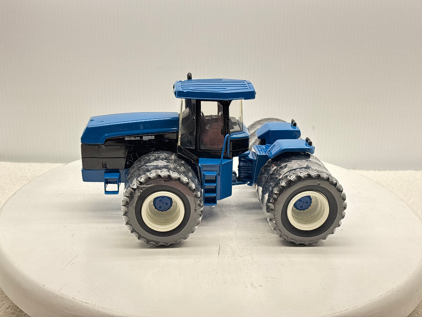 1/32 New Holland 9882 Collectors Edition