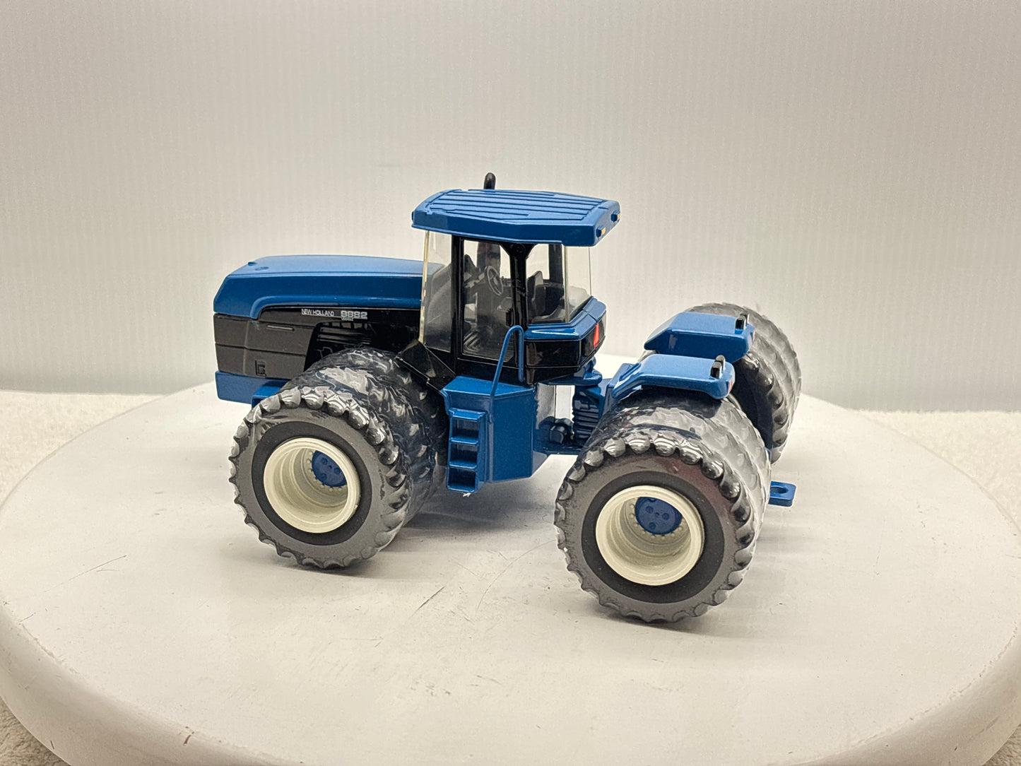 1/32 New Holland 9882 Collectors Edition