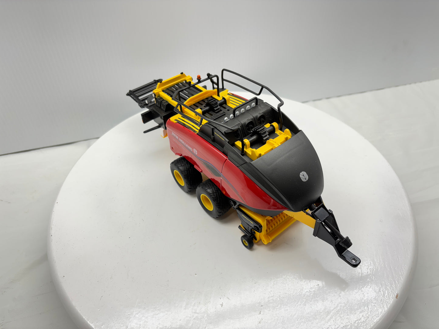 1/32 New Holland BigBaler Plus