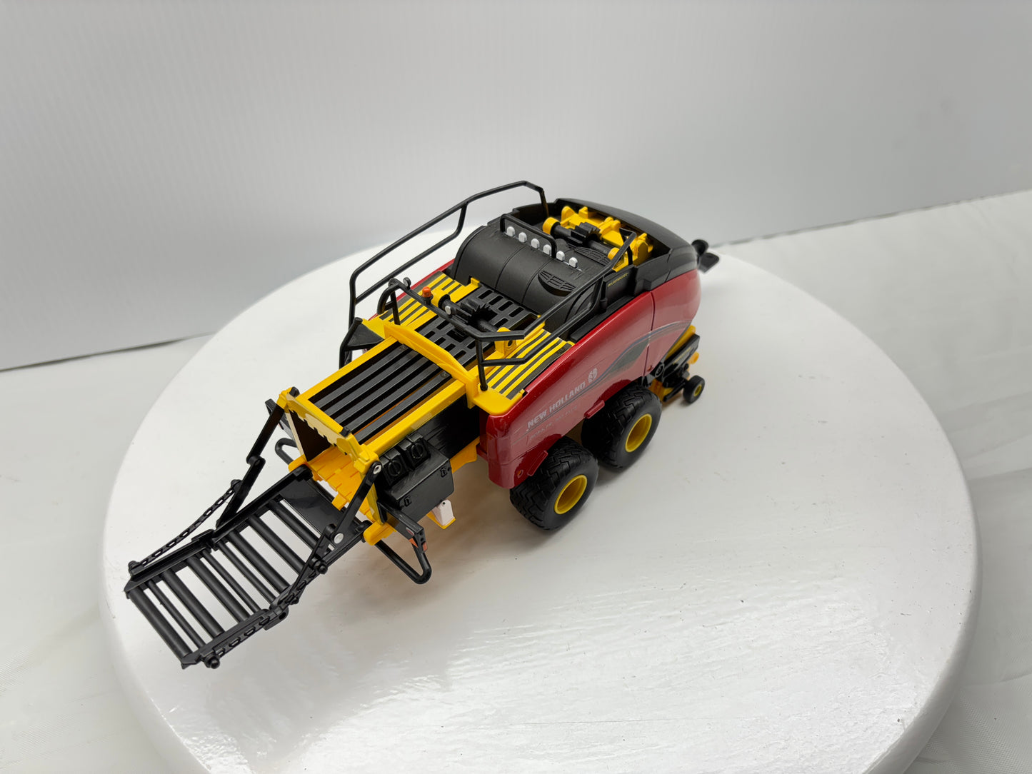 1/32 New Holland BigBaler Plus