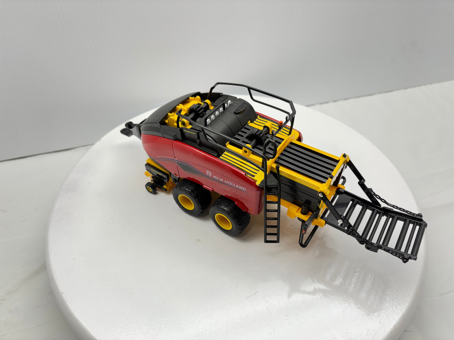 1/32 New Holland BigBaler Plus