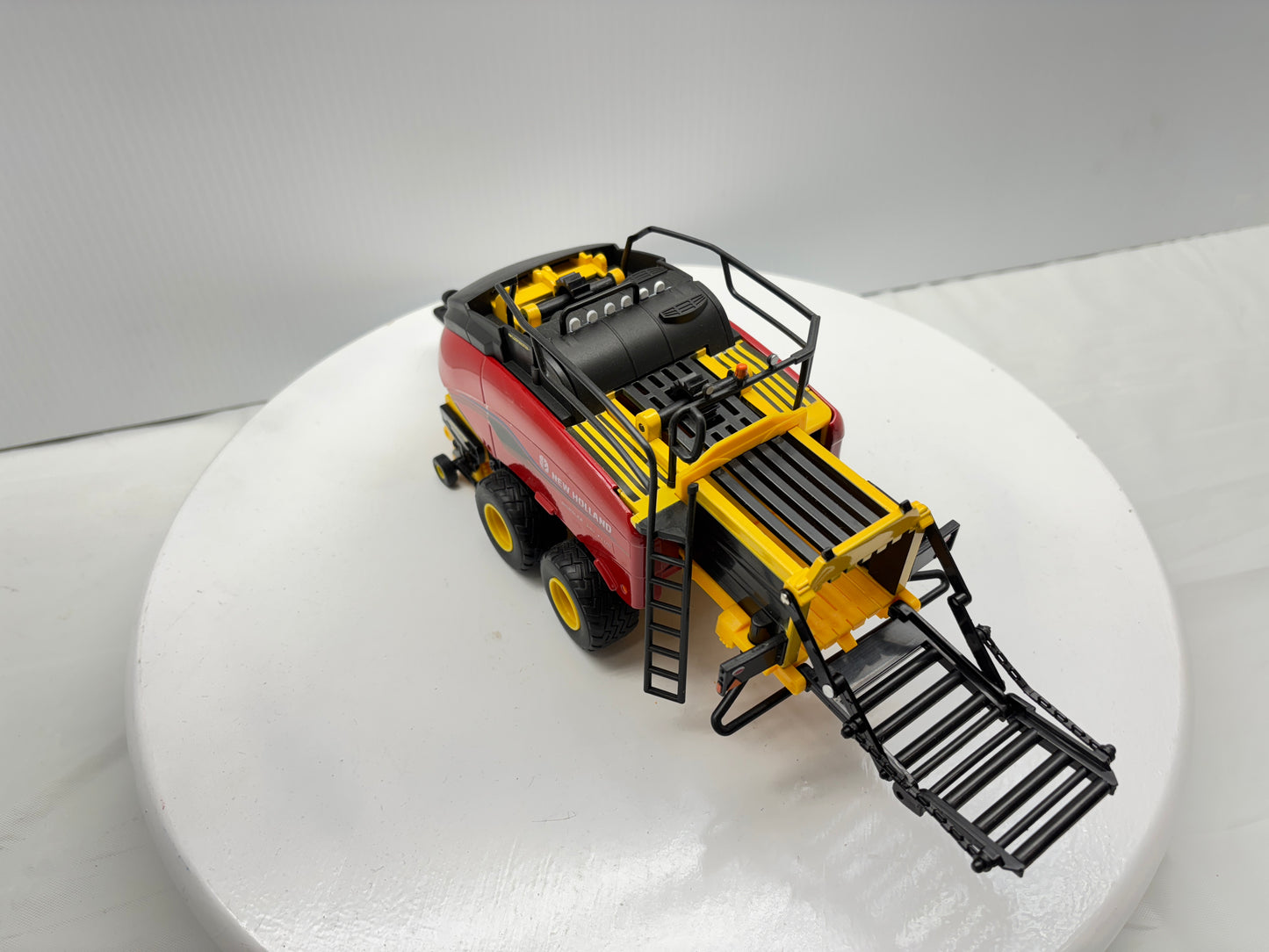 1/32 New Holland BigBaler Plus