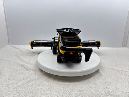 1/32 New Holland CR11 Duals