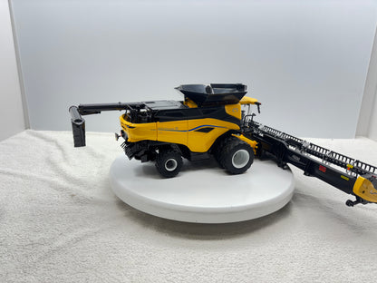 1/32 New Holland CR11 Duals