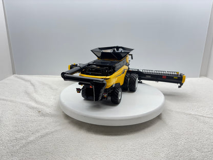1/32 New Holland CR11 Duals