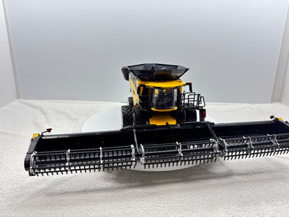1/32 New Holland CR11 Duals