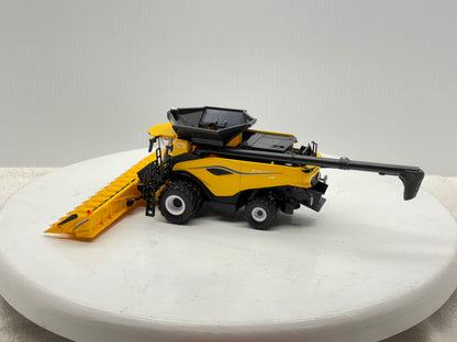 1/64 New Holland CR11 Prestige