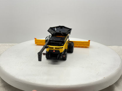 1/64 New Holland CR11 Prestige