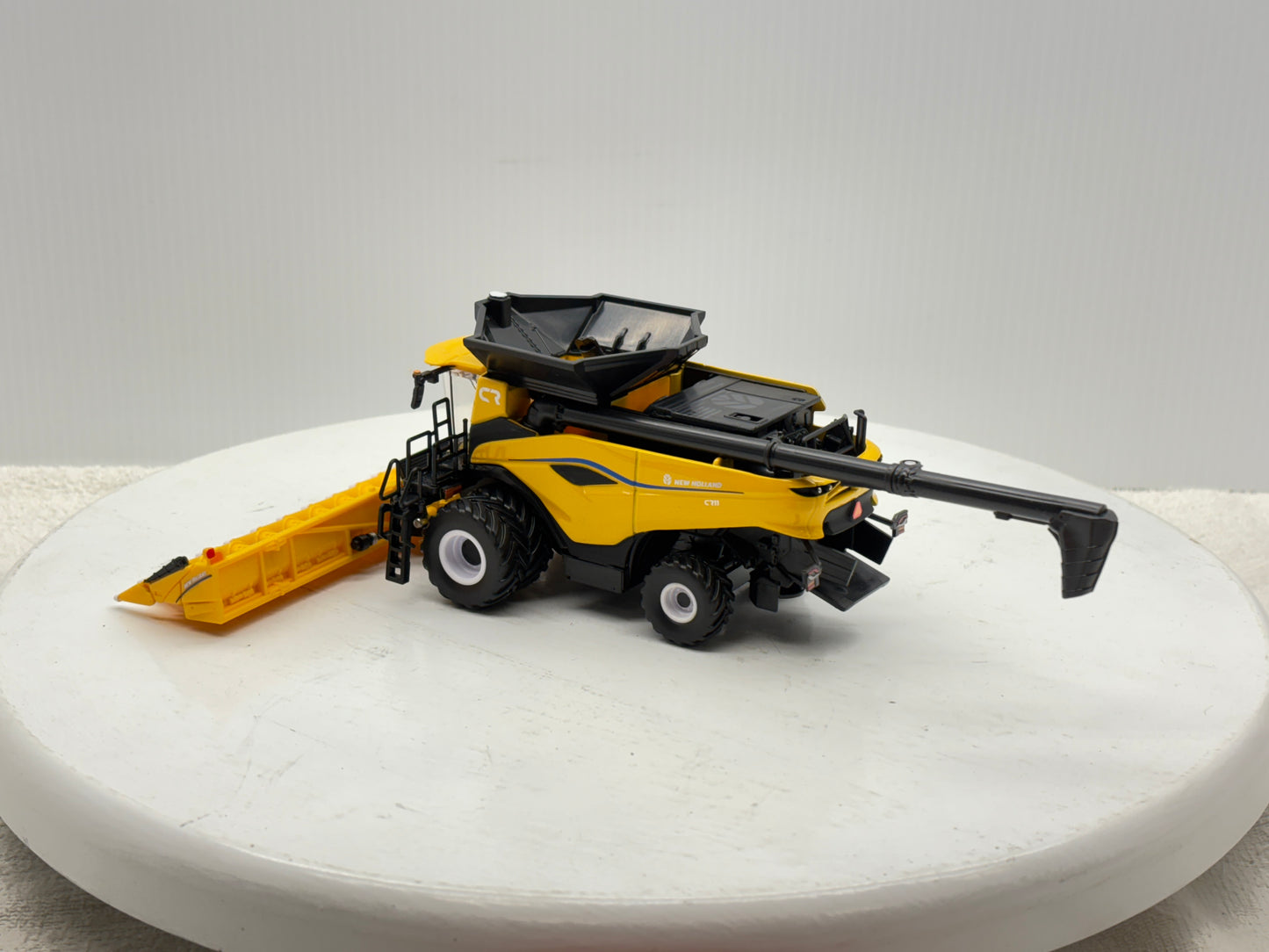 1/64 New Holland CR11 Prestige