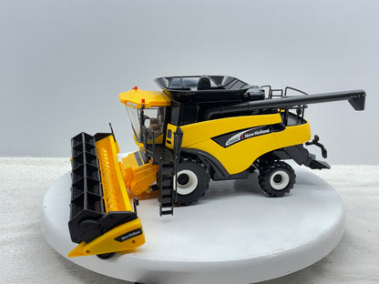 1/16 New Holland CR9060