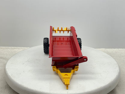 1/16 New Holland Manuve Spreader