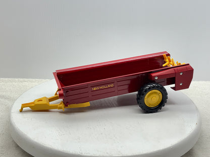 1/16 New Holland Manuve Spreader