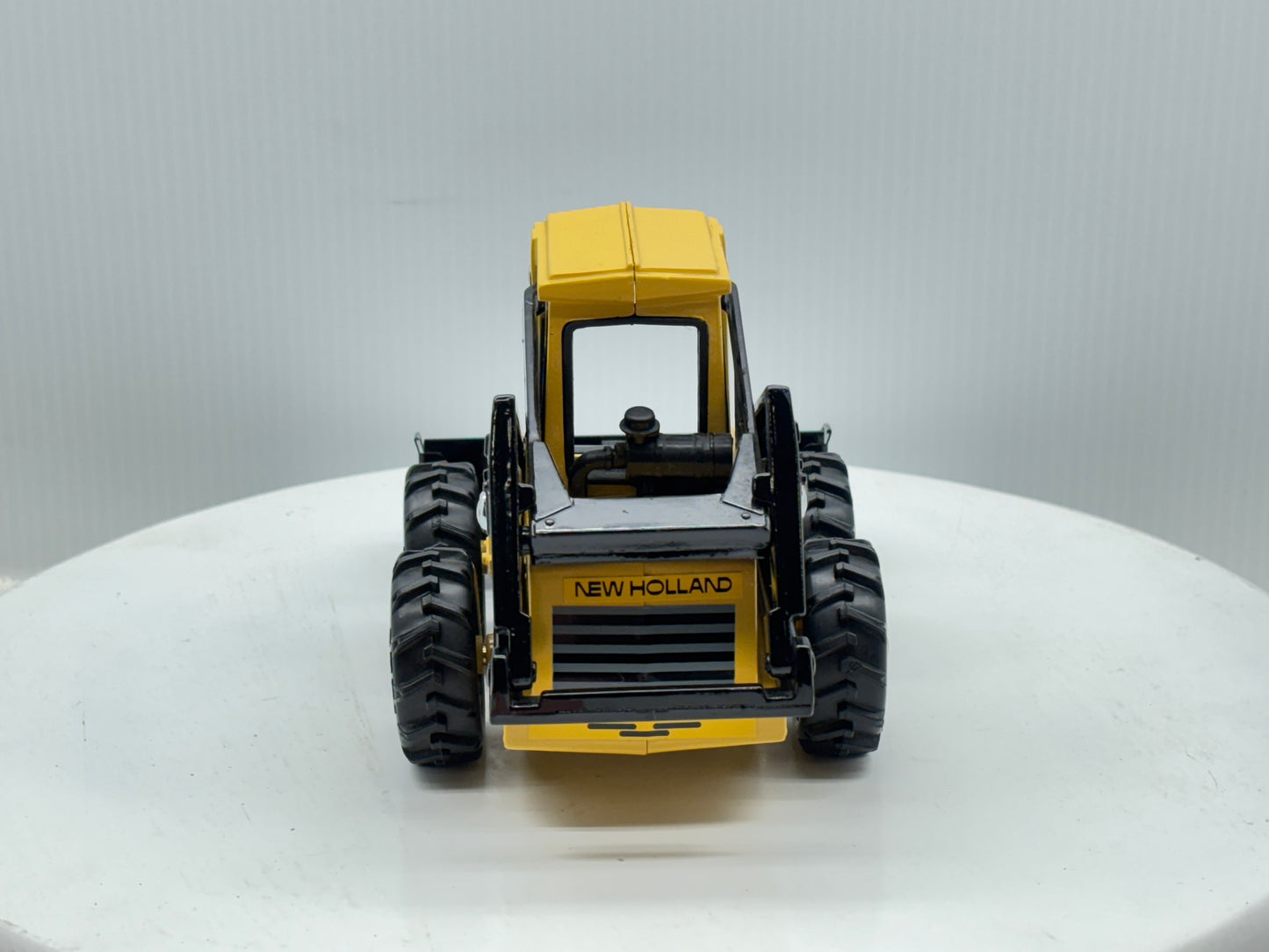 1/16 New Holland Skid-Steer