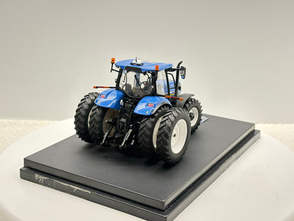 1/32 New Holland T7.225