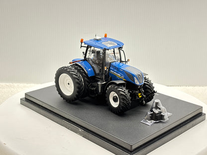 1/32 New Holland T7.225