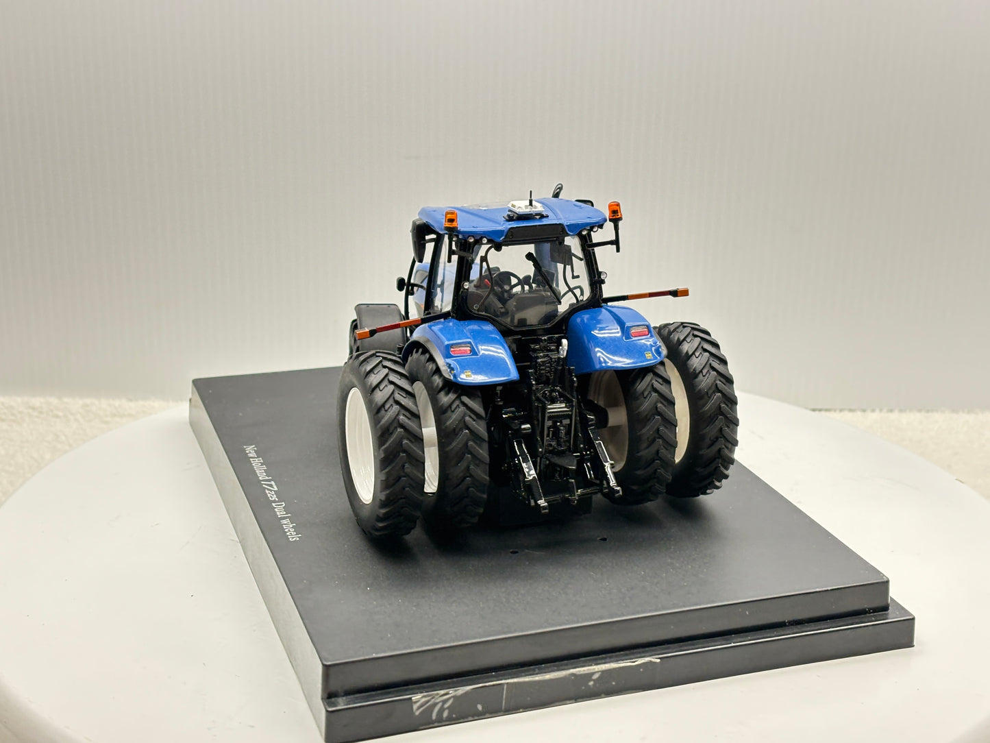 1/32 New Holland T7.225