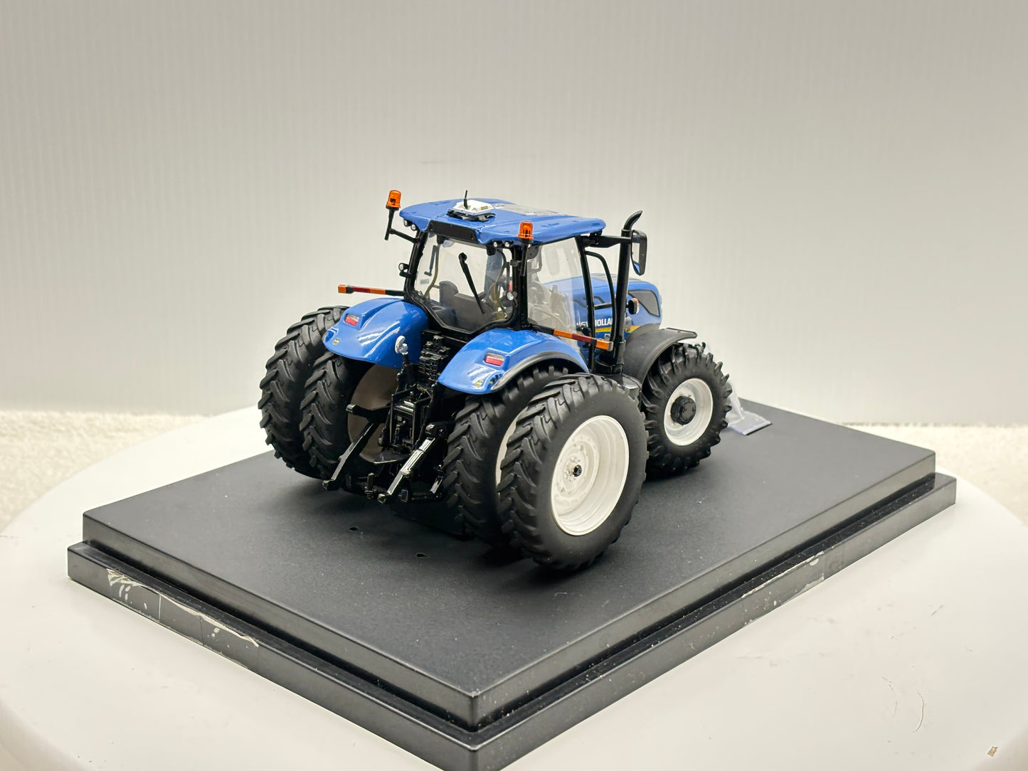 1/32 New Holland T7.225