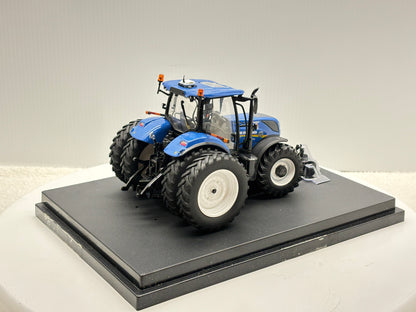 1/32 New Holland T7.225