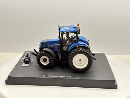 1/32 New Holland T7.225