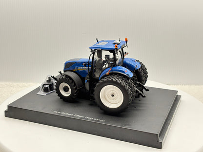 1/32 New Holland T7.225